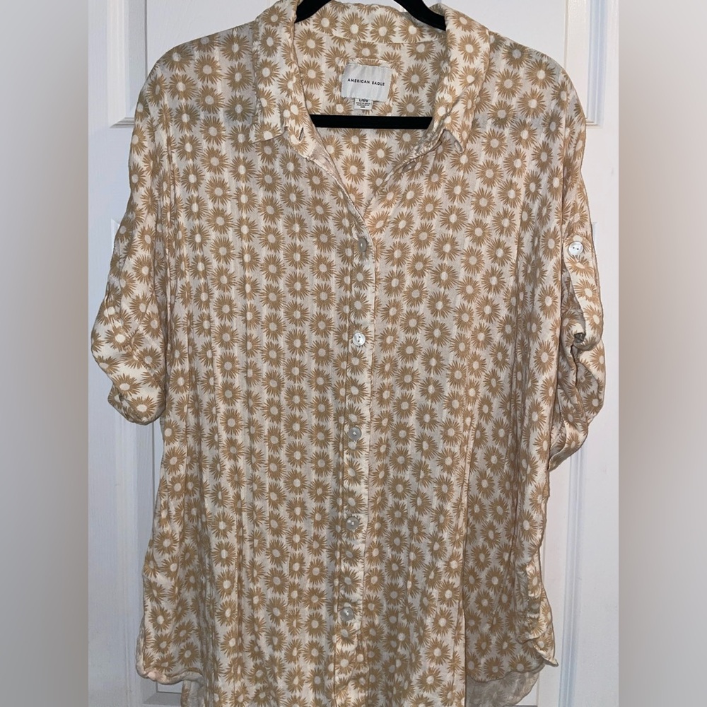 AE OVERSIZED SHORT-SLEEVE BUTTON-UP BEACH SHIRT Women’s size Large.